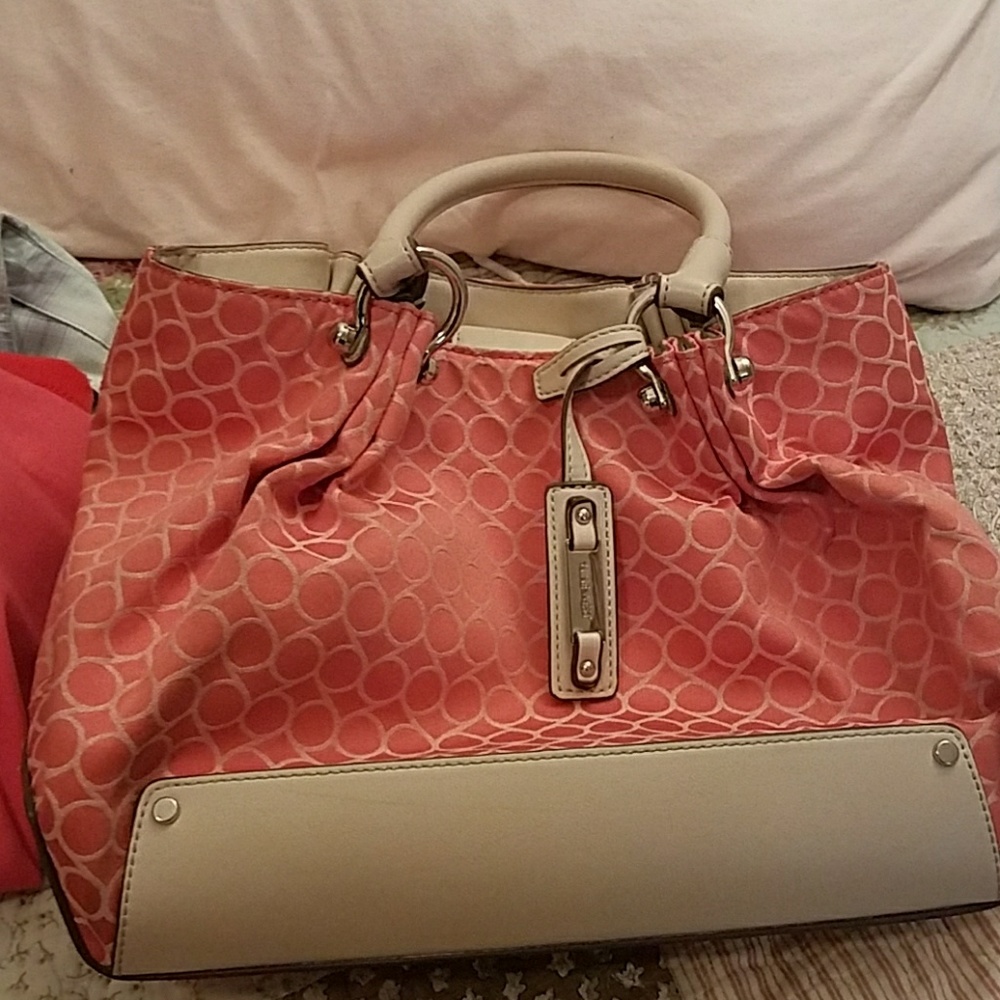 LAST CHANCE! Nine West Purse w/ Matching Wallet